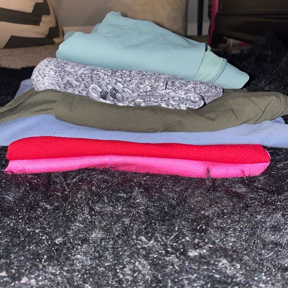 Lululemon bundle~4 pieces still available - Picture 2 of 8